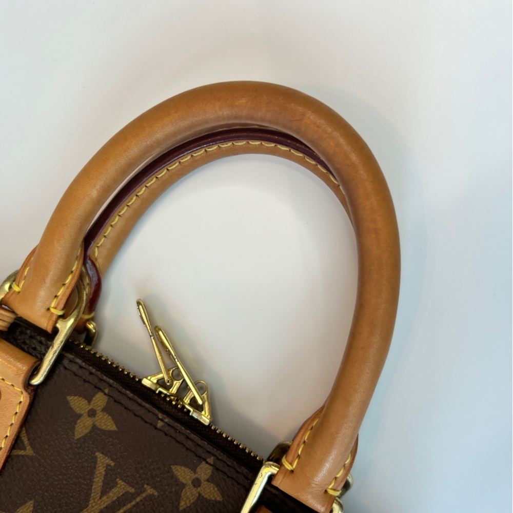 Louis Vuitton Alma BB - Picture 13 of 16